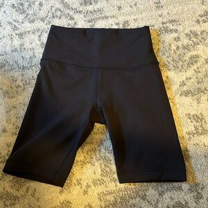 Lulu lemon Wunder train high rise short 8”